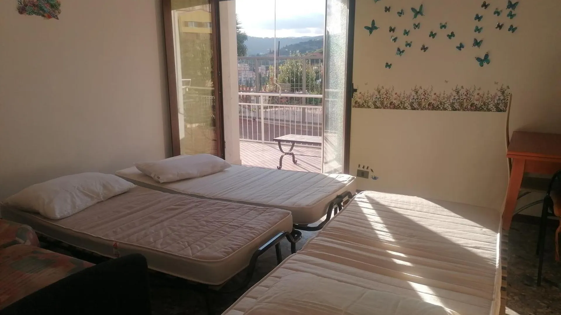 B&B Alassio Camere Private Con Cucina Bagno E Terrazza Condivisa Colazione Su Richiesta